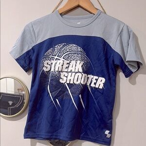 Boys "Streak Shooter" Top Size Medium